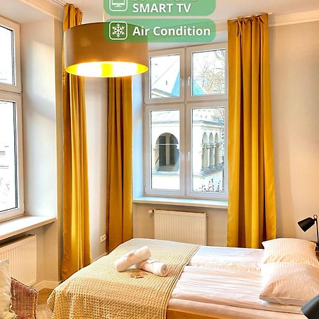 Faust Apartments In The Heart Of Kazimierz By Mint Apartment Krakow Bagian luar foto