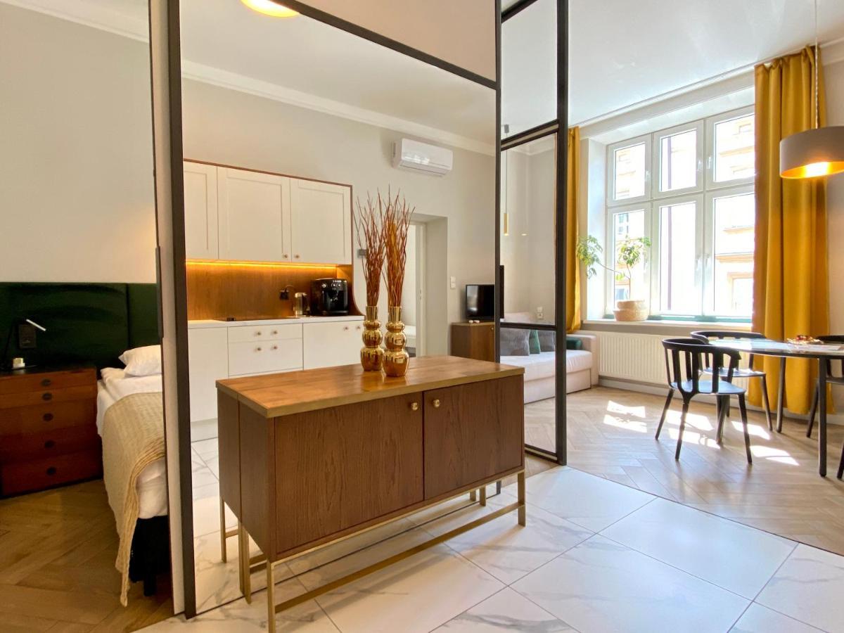 Faust Apartments In The Heart Of Kazimierz By Mint Apartment Krakow Bagian luar foto